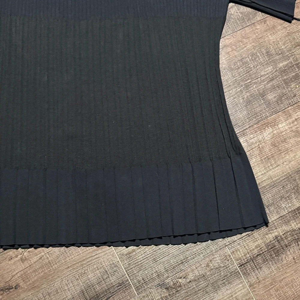 CHANEL Black Pleated Dress 👗 with Logo Button V neck - Picture 4 of 14